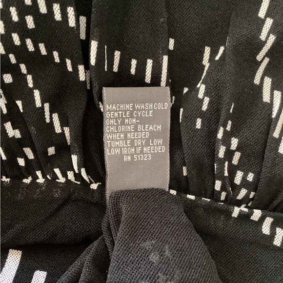 Kenneth Cole Reaction midi dress size M. Black and white geometric-like print. - Picture 6 of 7